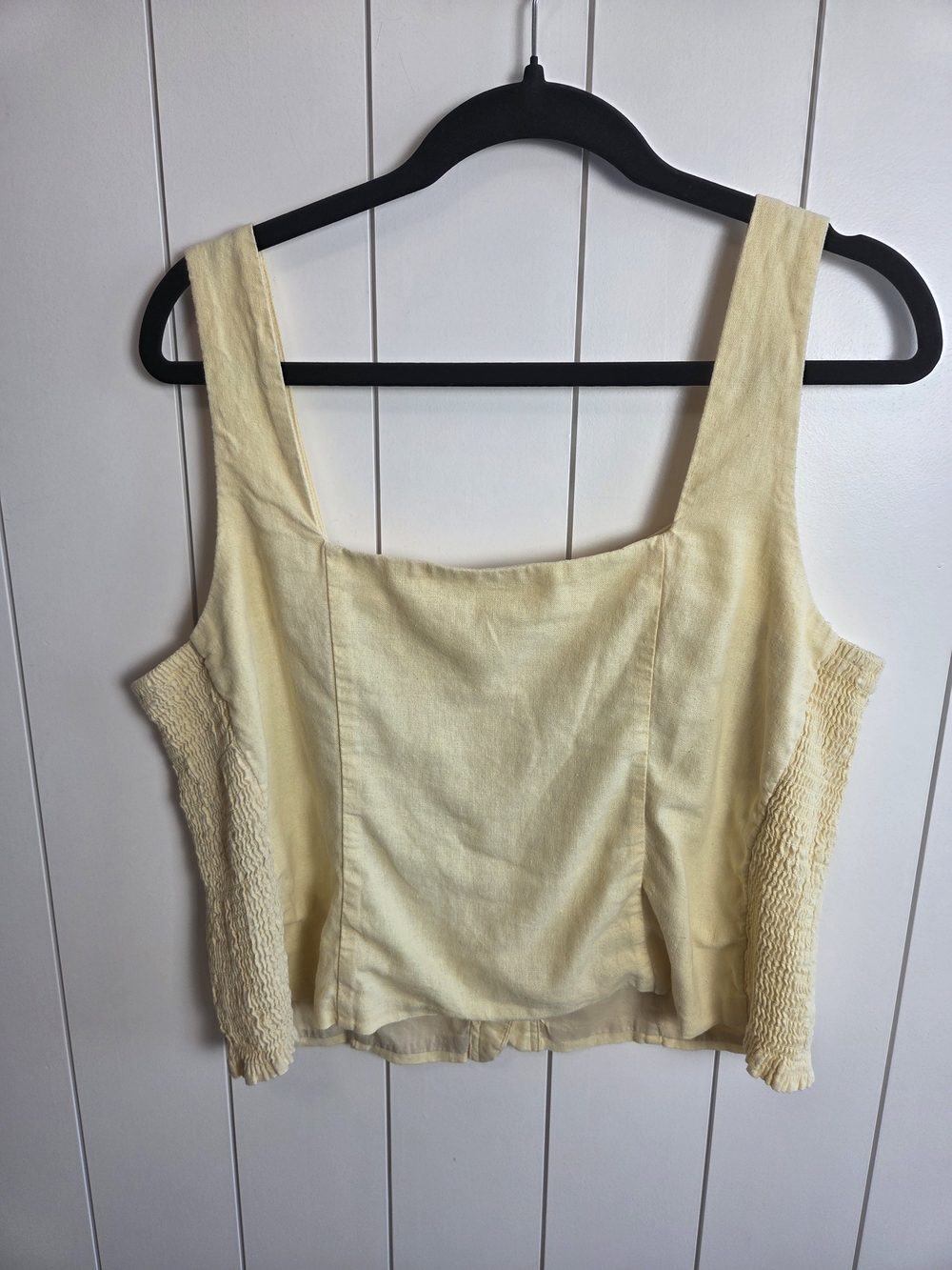 Old Navy Pale Yellow Button-Front Square Neck Tank - Picture 3 of 6